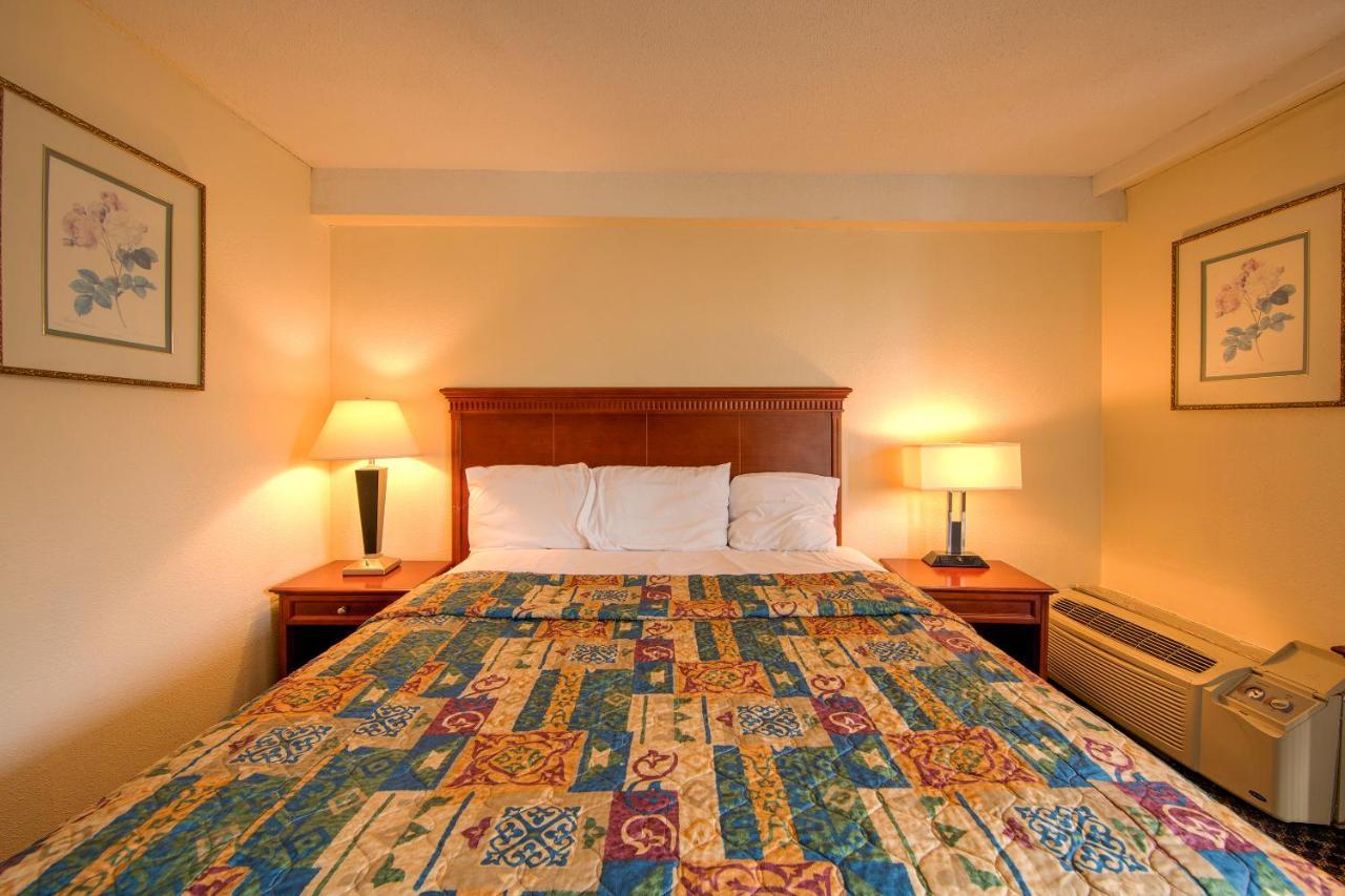 Travel Inn ピーターズバーグ エクステリア 写真