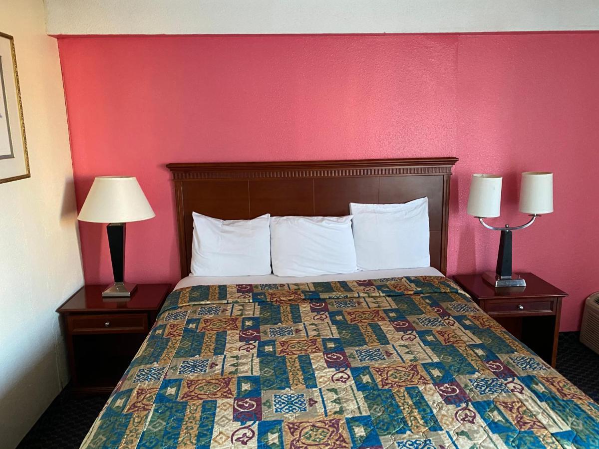 Travel Inn ピーターズバーグ エクステリア 写真