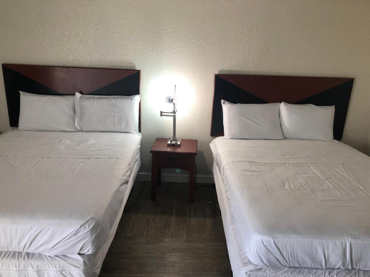Travel Inn ピーターズバーグ エクステリア 写真