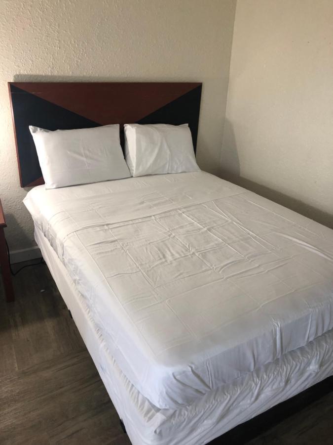 Travel Inn ピーターズバーグ エクステリア 写真