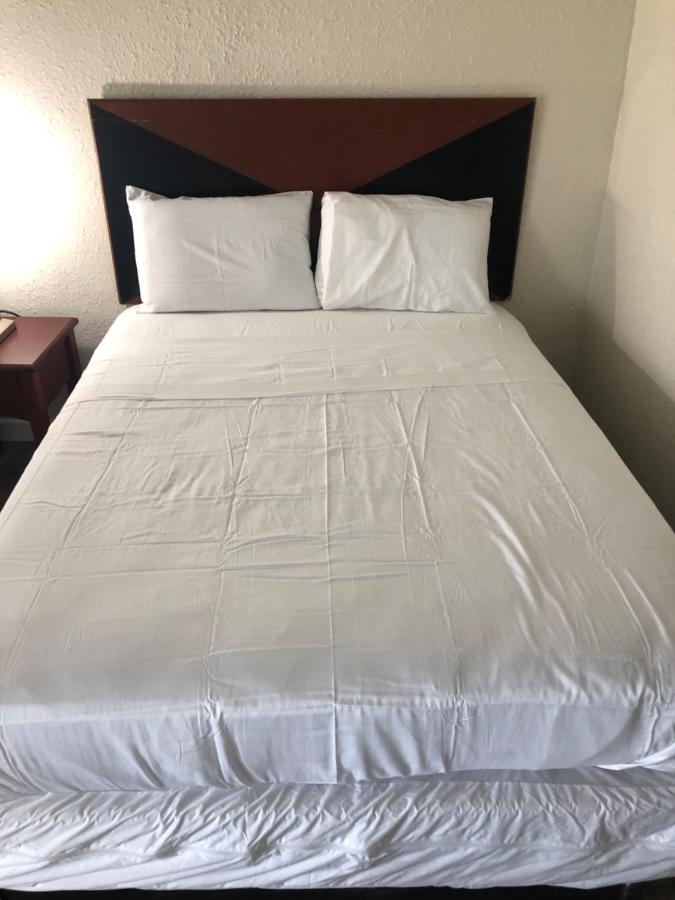 Travel Inn ピーターズバーグ エクステリア 写真