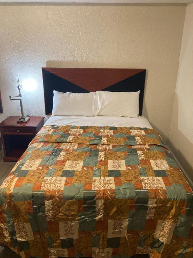 Travel Inn ピーターズバーグ エクステリア 写真