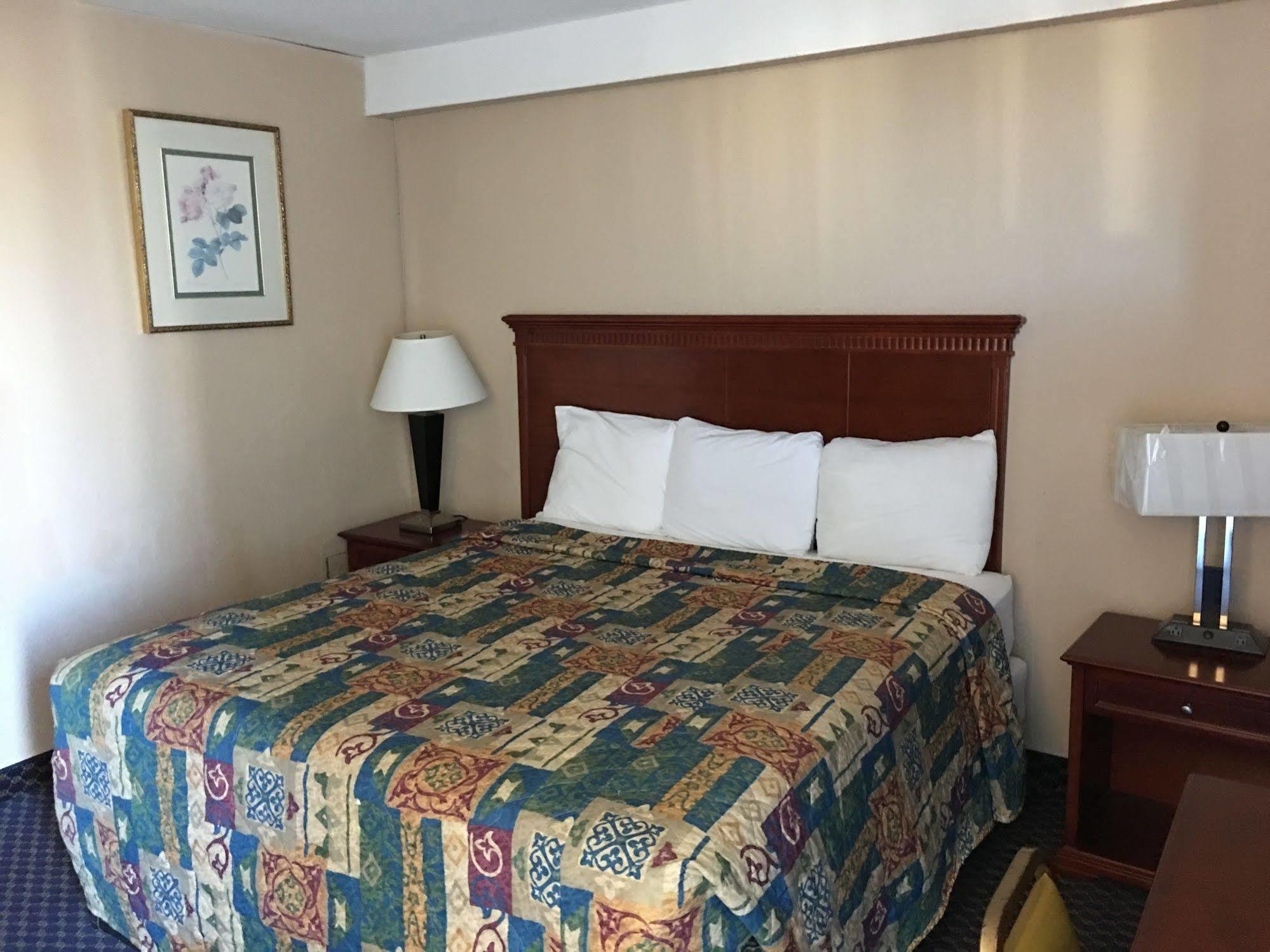 Travel Inn ピーターズバーグ エクステリア 写真