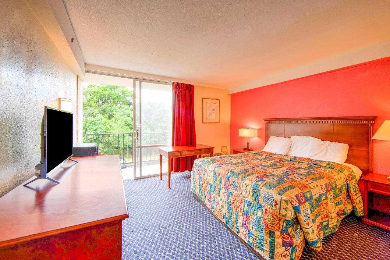 Travel Inn ピーターズバーグ エクステリア 写真