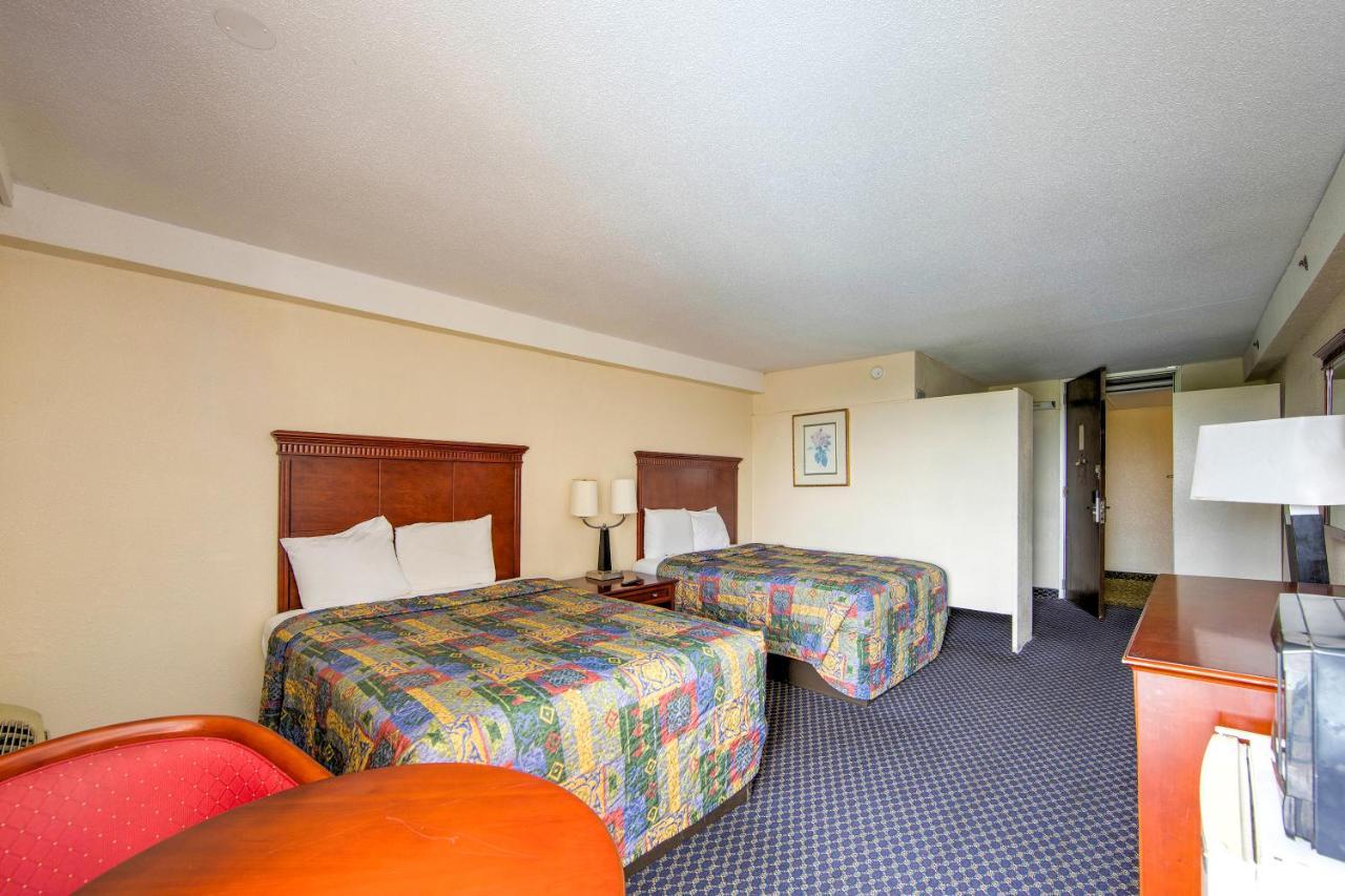 Travel Inn ピーターズバーグ エクステリア 写真